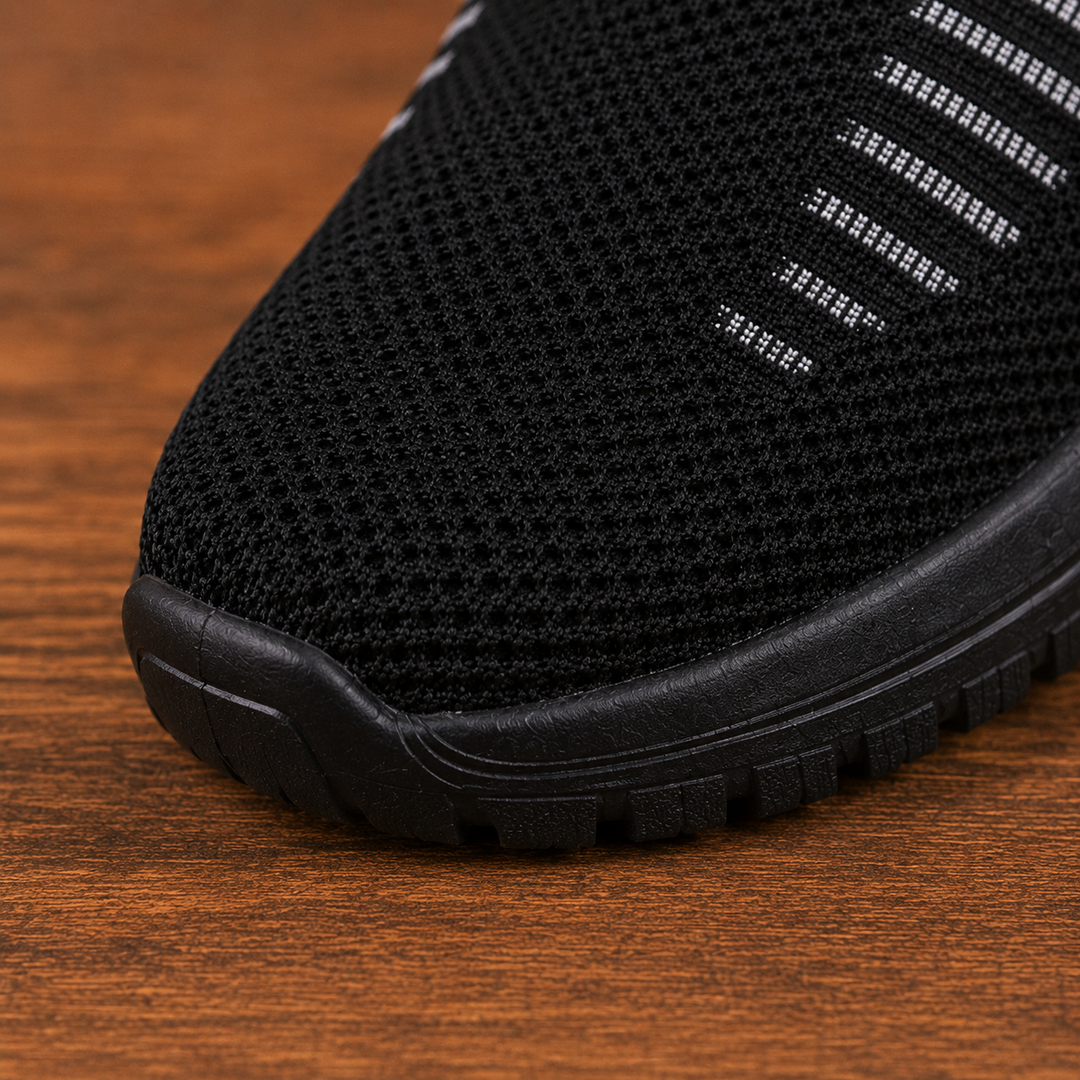 Breathable  Elastic Closure Sneakers