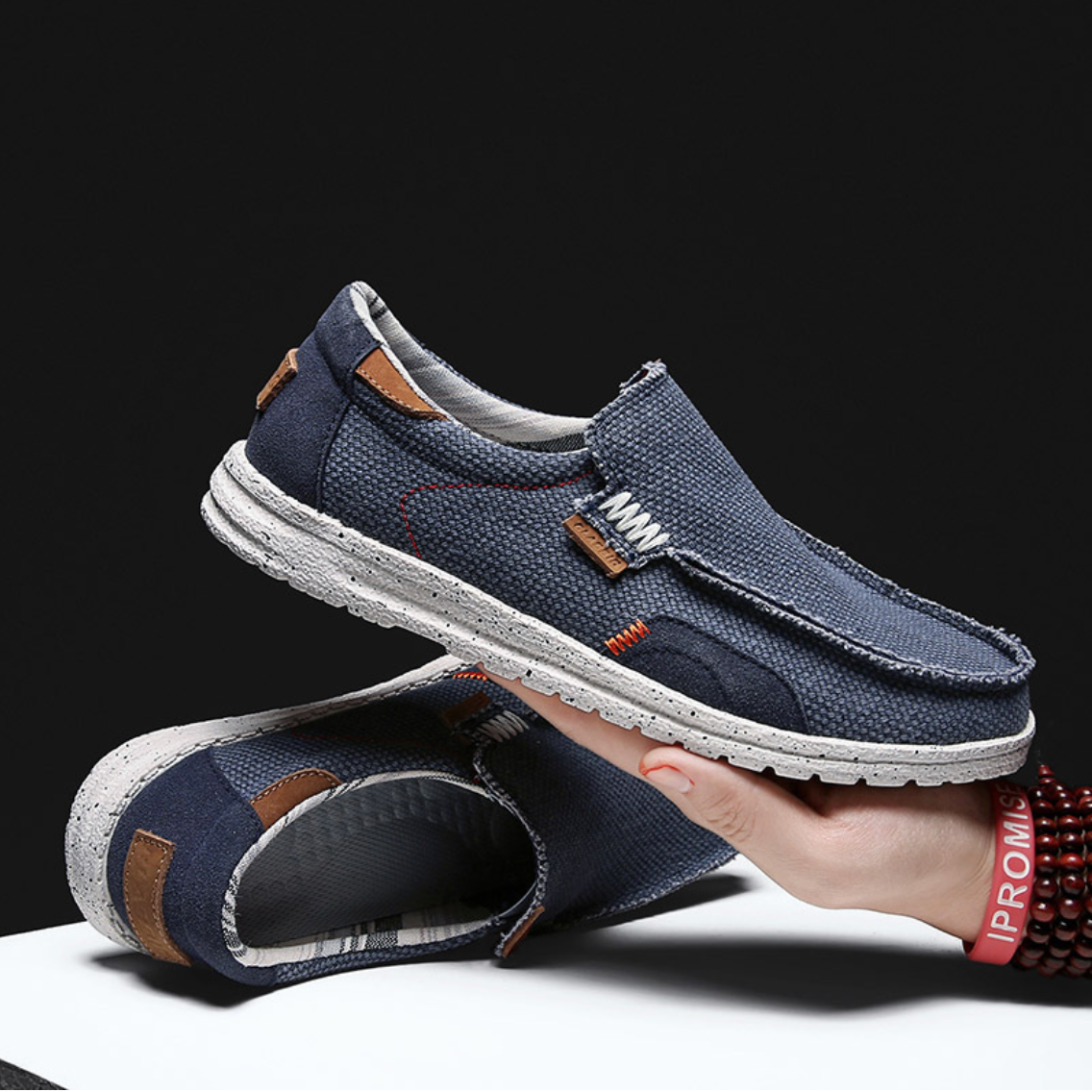 LIGHTWEIGHT CANVAS SHOES