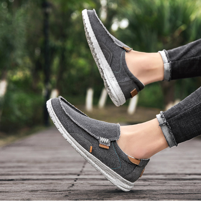 LIGHTWEIGHT CANVAS SHOES