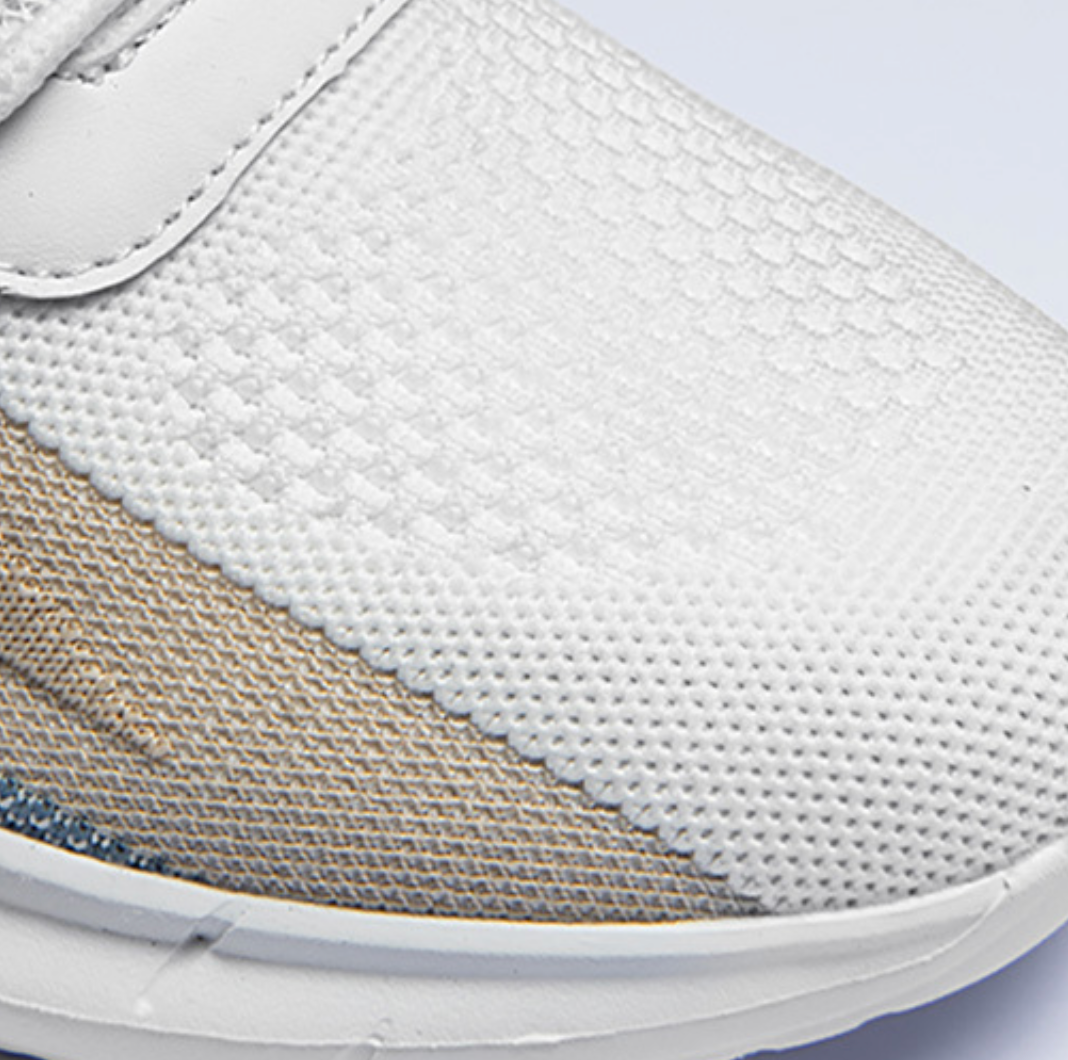 LIGHTWEIGHT RUNNING SNEAKERS