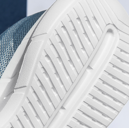 LIGHTWEIGHT RUNNING SNEAKERS