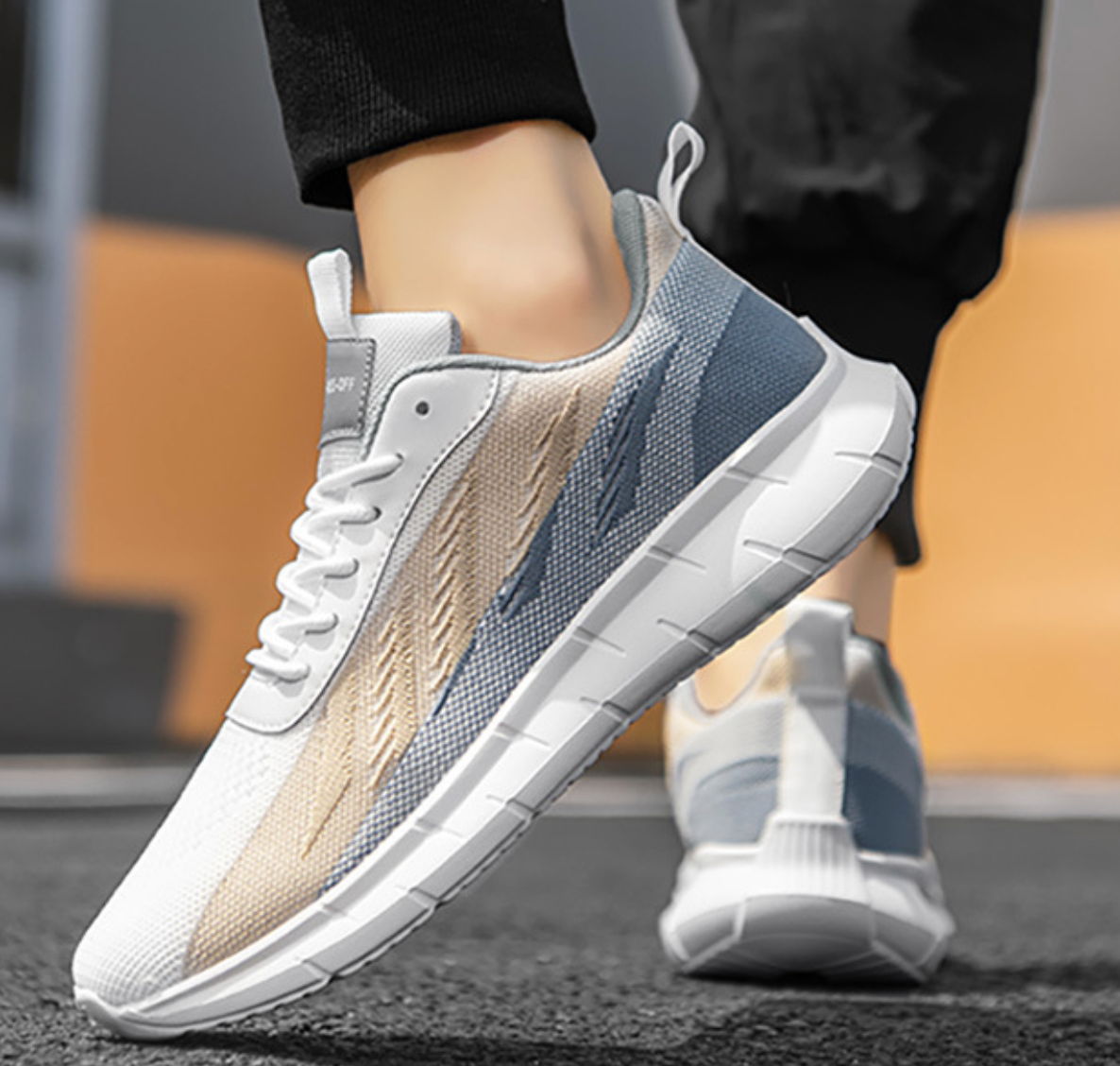 LIGHTWEIGHT RUNNING SNEAKERS