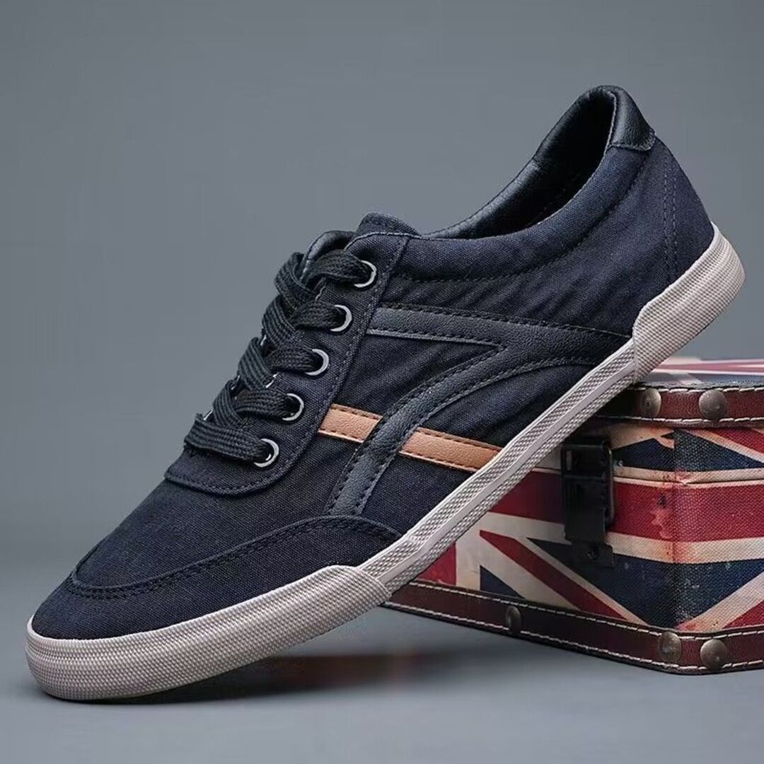 CLASSIC CANVAS SNEAKERS