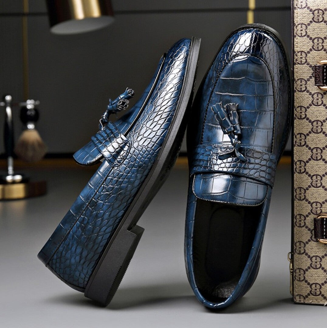 GLOSSY TASSEL LOAFERS