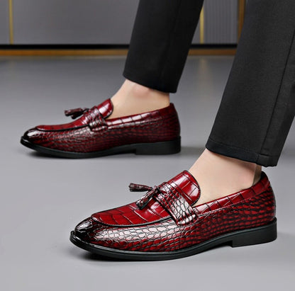 GLOSSY TASSEL LOAFERS